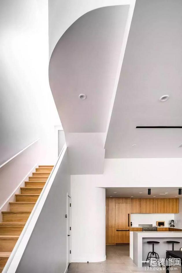 100平的简约风复式别墅 房子不大却也舒适自在 100平的简约风复式别墅 房子不大却也舒适自在